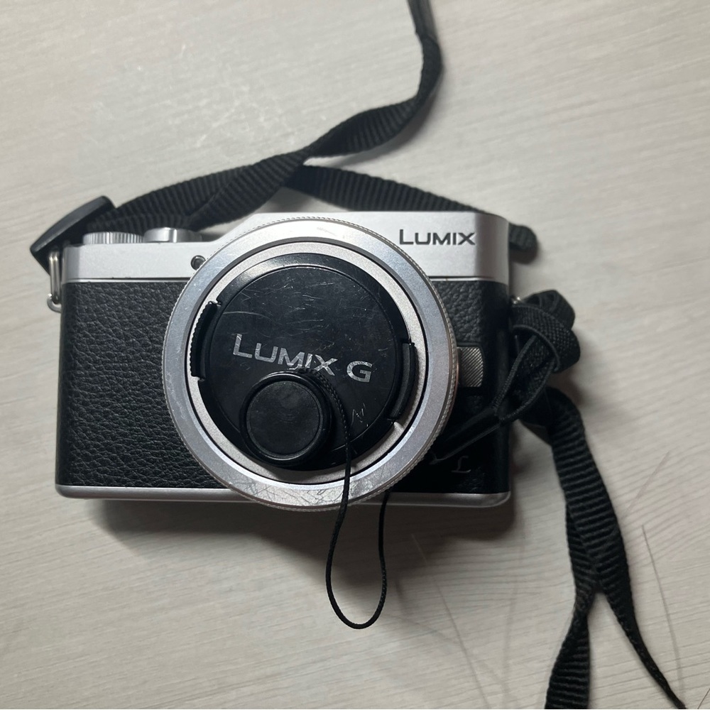 Lumix GX850 mirrorless camera